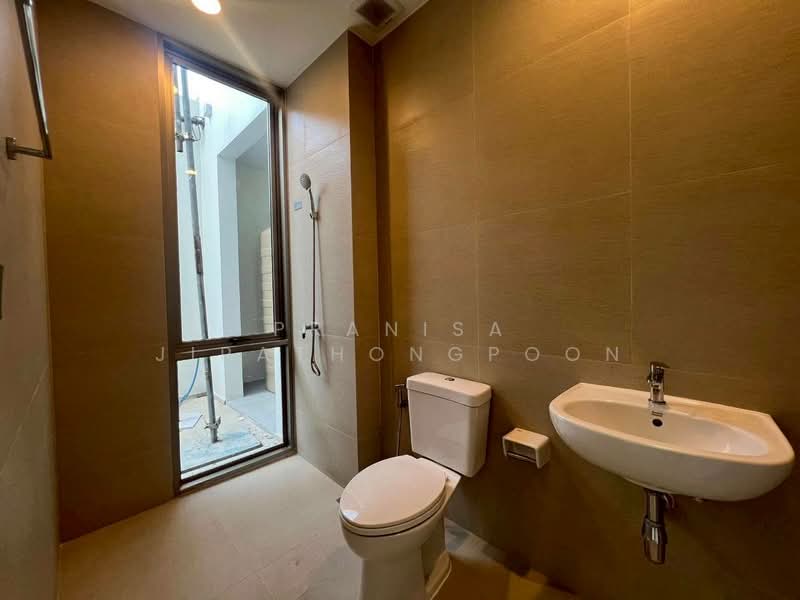 Residential Home Office รัชดา 32 #ใกล้MRTลาดพร้าว, Bangkok, Chan Kasem, Chatuchak, Bangkok, 6 Bedrooms, 901 sqm, Villa For Rent, by Pranisa Jirathongpoon, 500341699 - DDproperty.com