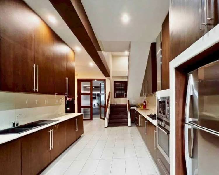Lotus Point, Bangkok, Phra Kanong Nua, Watthana, Bangkok, 4 Bedrooms, 450 sqm, Townhouse For Rent, by ERA Holding (Thailand) Co., Ltd., 500341706 - DDproperty.com