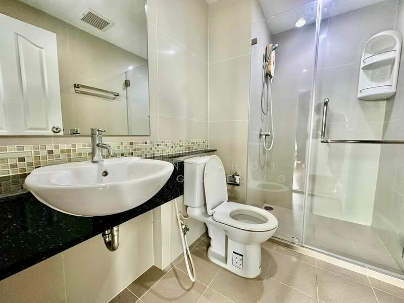 The Niche Taksin, Bangkok, 332 Inthara Phithak Road, Hi Runruche, Thon Buri, Bangkok, 2 Bedrooms, 65 sqm, Condo For Sale, by Thanachot Khantigamongun, 500341804 - DDproperty.com