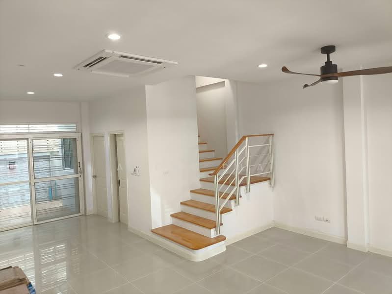 Baan Klang Muang Urbanion Rama 9-Ladprao : บ้านกลางเมือง เออร์บาเนี่ยน พระราม 9-ลาดพร้าว, กรุงเทพ, ซอยลาดพร้าว 84 ถนนลาดพร้าว, วังทองหลาง, กรุงเทพ, 200 ตร.ม., ทาวน์เฮ้าส์ ให้เช่า, โดย Agent Pla, 500341865 - DDproperty.com