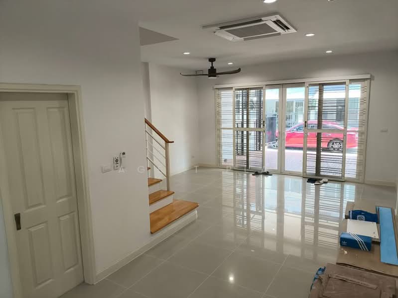 Baan Klang Muang Urbanion Rama 9-Ladprao : บ้านกลางเมือง เออร์บาเนี่ยน พระราม 9-ลาดพร้าว, กรุงเทพ, ซอยลาดพร้าว 84 ถนนลาดพร้าว, วังทองหลาง, กรุงเทพ, 200 ตร.ม., ทาวน์เฮ้าส์ ให้เช่า, โดย Agent Pla, 500341865 - DDproperty.com