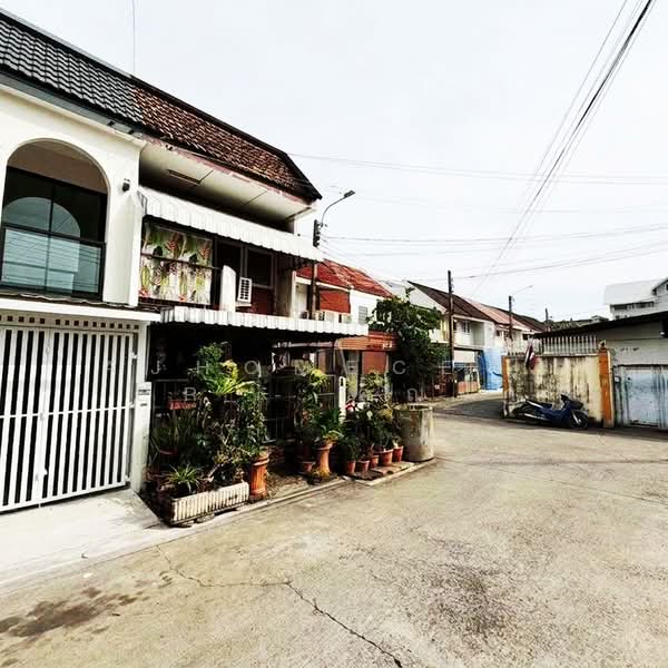 ทาวน์เฮ้าส์19.6ตรว. ถ.เสนานิคม1 ซ.38 ลาดพร้าว, กรุงเทพ, ลาดพร้าว, กรุงเทพ, 100 ตร.ม., ทาวน์เฮ้าส์ ขาย, โดย AJHOMECENTER - คุณจ๋า, 500341960 - DDproperty.com