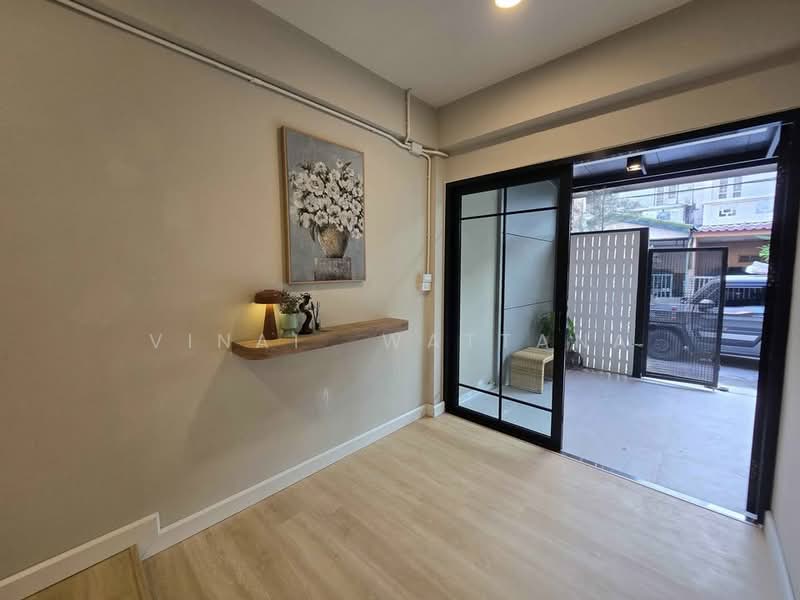 2-BR Townhouse, Bangkok, Si Khan, Don Mueang, Bangkok, 2 Bedrooms, 93 sqm, Townhouse For Sale, by Vinai Wattana, 500342149 - DDproperty.com