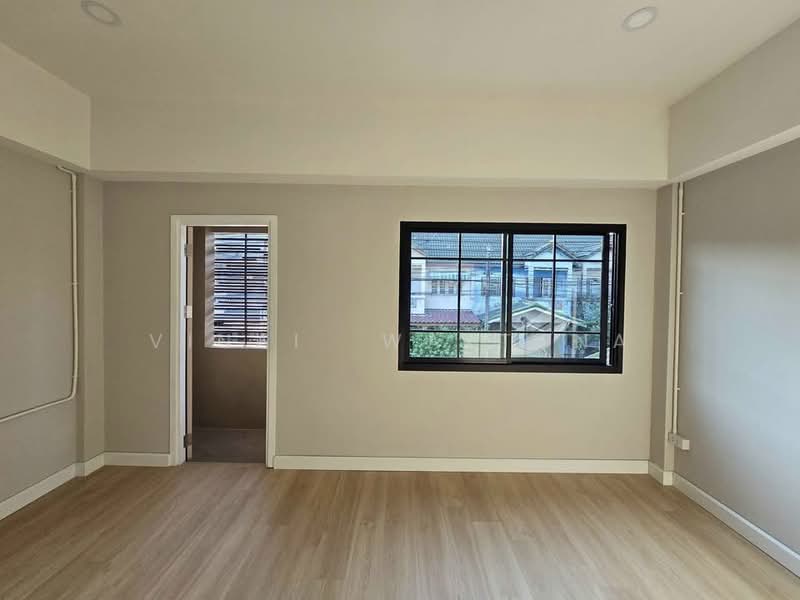 2-BR Townhouse, Bangkok, Si Khan, Don Mueang, Bangkok, 2 Bedrooms, 93 sqm, Townhouse For Sale, by Vinai Wattana, 500342149 - DDproperty.com