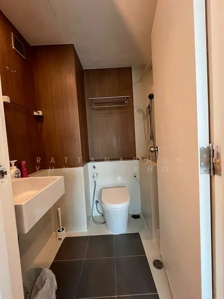 Blossom Condo @ Sathorn-Charoenrat : บลอสซั่ม คอนโด สาทร-เจริญราษฎร์, กรุงเทพ, ถนนเจริญราษฎร์, ทุ่งวัดดอน, สาทร, กรุงเทพ, 62 ตร.ม., คอนโด ให้เช่า, โดย Rattanaphon Yungprakhon, 500342170 - DDproperty.com