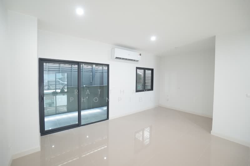 บ้านกลางเมือง ดิ อิดิชั่น ปิ่นเกล้า-บรมฯ 2 : Baan Klang Mueng The Edition Pinklao-Borom 2, กรุงเทพ, Suan Phak Road, ตลิ่งชัน, ตลิ่งชัน, กรุงเทพ, 151 ตร.ม., บ้านแฝด ให้เช่า, โดย Ratthakit Sophonpibulkit, 500342236 - DDproperty.com