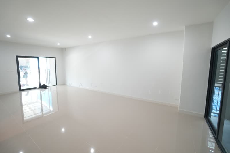 Baan Klang Mueng The Edition Pinklao-Borom 2, Bangkok, Suan Phak Road, Taling Chan, Taling Chan, Bangkok, 3 Bedrooms, 151 sqm, Semi-Detached House (Twin House) For Rent, by Ratthakit Sophonpibulkit, 500342236 - DDproperty.com