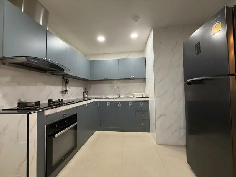 President Park Sukhumvit 24, Bangkok, 99 Sukhumvit 24 Alley, Khlongtoei Nua, Watthana, Bangkok, 3 Bedrooms, 220 sqm, Condo For Rent, by Yaninatta Jaturaphut, 500342241 - DDproperty.com