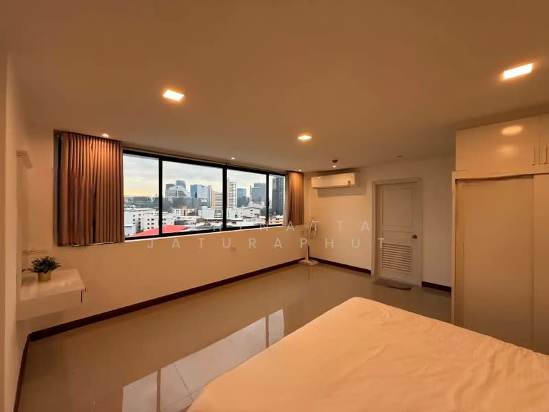 President Park Sukhumvit 24, Bangkok, 99 Sukhumvit 24 Alley, Khlongtoei Nua, Watthana, Bangkok, 3 Bedrooms, 220 sqm, Condo For Rent, by Yaninatta Jaturaphut, 500342241 - DDproperty.com