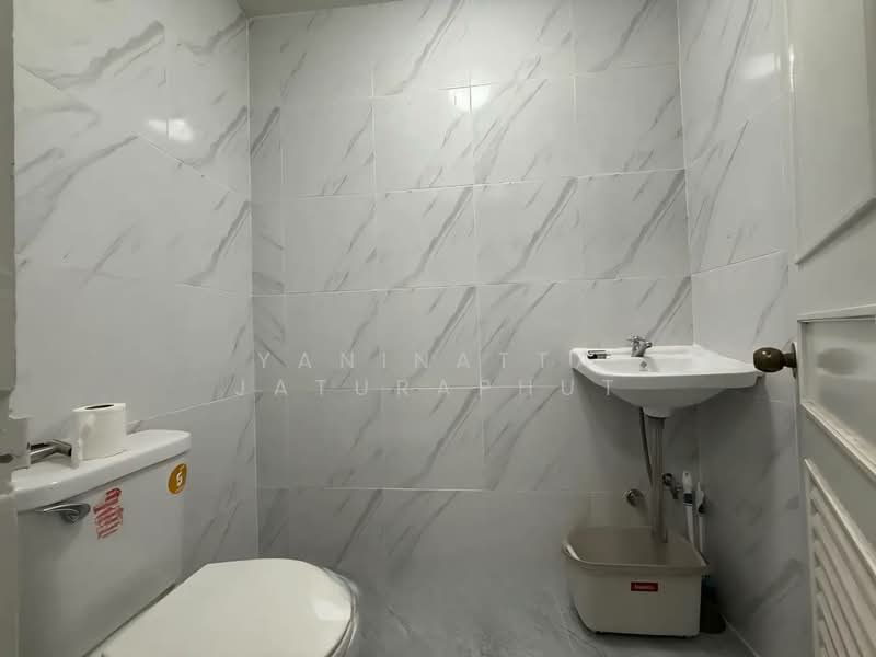 President Park Sukhumvit 24, Bangkok, 99 Sukhumvit 24 Alley, Khlongtoei Nua, Watthana, Bangkok, 3 Bedrooms, 220 sqm, Condo For Rent, by Yaninatta Jaturaphut, 500342241 - DDproperty.com