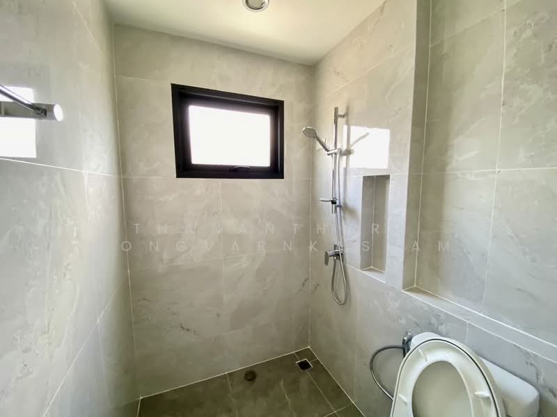 Baan Klang Muang The Edition Bangna Wongwaen, Bangkok, 189 Kanchanaphisek Road, Dok Mai, Prawet, Bangkok, 3 Bedrooms, 161 sqm, Single Detached House For Sale, by Thananthorn Wongvarnkaseam, 500342243 - DDproperty.com