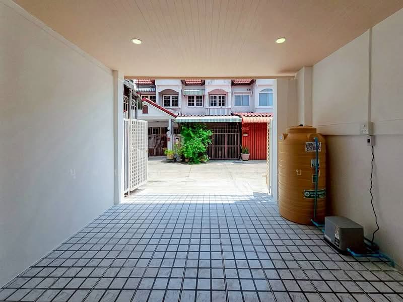 หมู่บ้านพรทิพย์ บางศรีเมือง เมืองนนทบุรี ใกล้ ท่าน้ำนนท์ ใกล้สะพานมหาเจษฎาฯ ใกล้แม็คโคร นครอินทร์, นนทบุรี, บางศรีเมือง, เมืองนนทบุรี, นนทบุรี, 110 ตร.ม., ทาวน์เฮ้าส์ ขาย, โดย บุษบากร (เจี๊ยบ), 500342273 - DDproperty.com