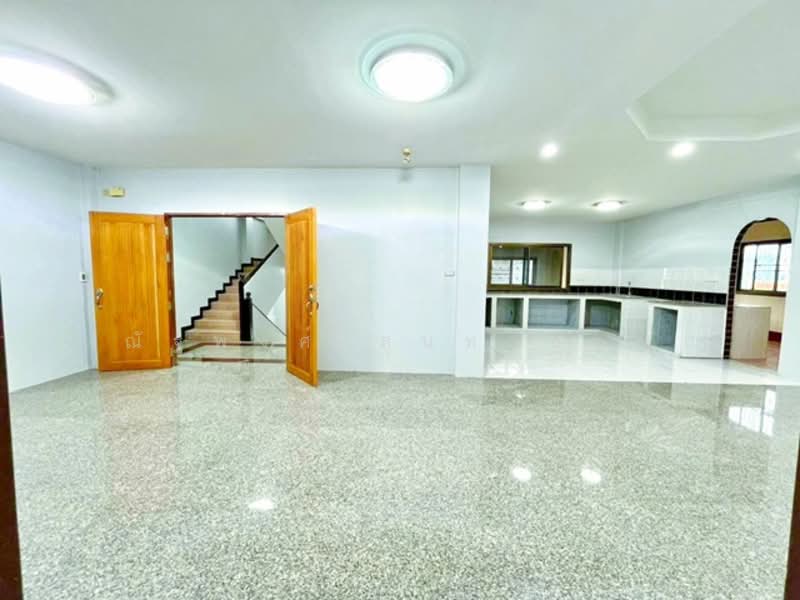 ไม่พบโครงการ, Bangkok, รัชดาภิเษก 1-5, Din Daeng, Bangkok, , 1,100 sqm, Shophouse For Rent, by ณัฐพงศ์ สุนทรอรุณ, 500342301 - DDproperty.com