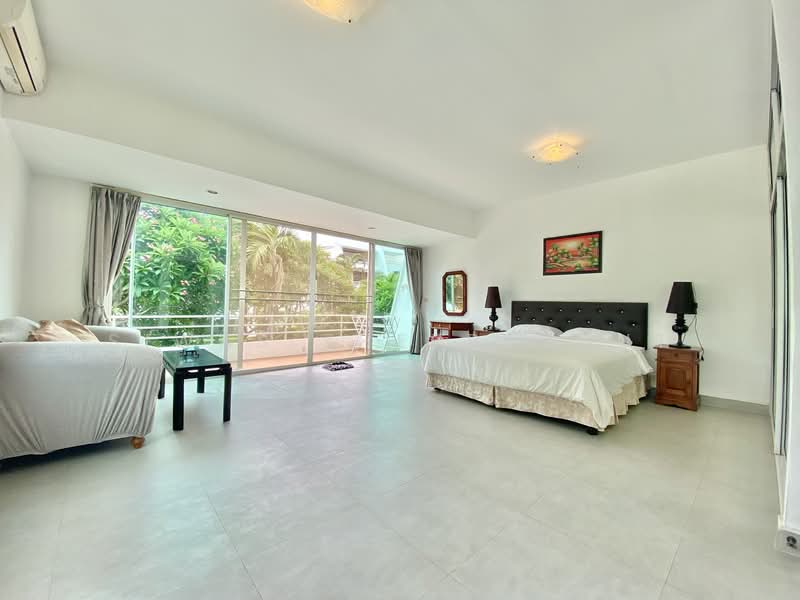 4 Bed Beachfront Townhouse 350 Sqm for Rent Only 60k at Jomtien Beach with Ocean View, Chon Buri (Pattaya), Na Jomtien 4, Bang Lamung, Bang Lamung (Pattaya), Chon Buri (Pattaya), 4 Bedrooms, 350 sqm, Townhouse For Rent, by Siwas Thepphabut, 500342302 - DDproperty.com