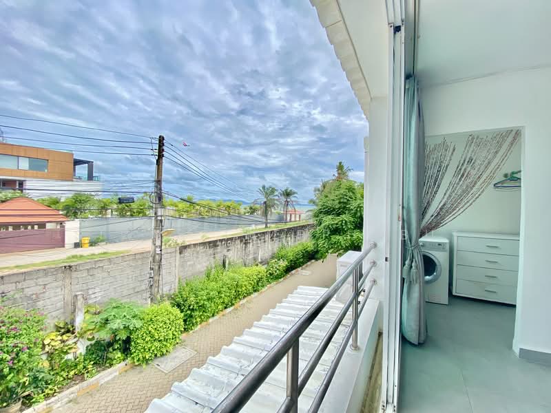 4 Bed Beachfront Townhouse 350 Sqm for Rent Only 60k at Jomtien Beach with Ocean View, Chon Buri (Pattaya), Na Jomtien 4, Bang Lamung, Bang Lamung (Pattaya), Chon Buri (Pattaya), 4 Bedrooms, 350 sqm, Townhouse For Rent, by Siwas Thepphabut, 500342302 - DDproperty.com