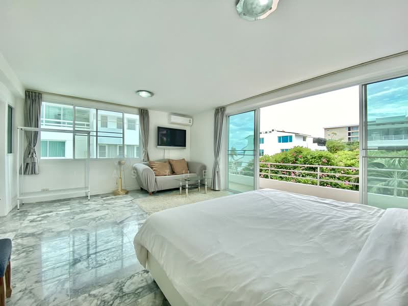 4 Bed Beachfront Townhouse 350 Sqm for Rent Only 60k at Jomtien Beach with Ocean View, Chon Buri (Pattaya), Na Jomtien 4, Bang Lamung, Bang Lamung (Pattaya), Chon Buri (Pattaya), 4 Bedrooms, 350 sqm, Townhouse For Rent, by Siwas Thepphabut, 500342302 - DDproperty.com