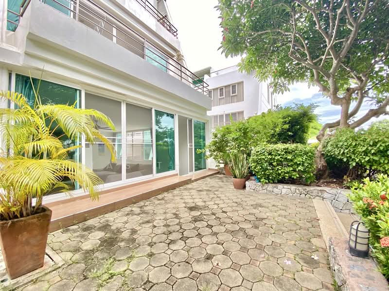 4 Bed Beachfront Townhouse 350 Sqm for Rent Only 60k at Jomtien Beach with Ocean View, Chon Buri (Pattaya), Na Jomtien 4, Bang Lamung, Bang Lamung (Pattaya), Chon Buri (Pattaya), 4 Bedrooms, 350 sqm, Townhouse For Rent, by Siwas Thepphabut, 500342302 - DDproperty.com