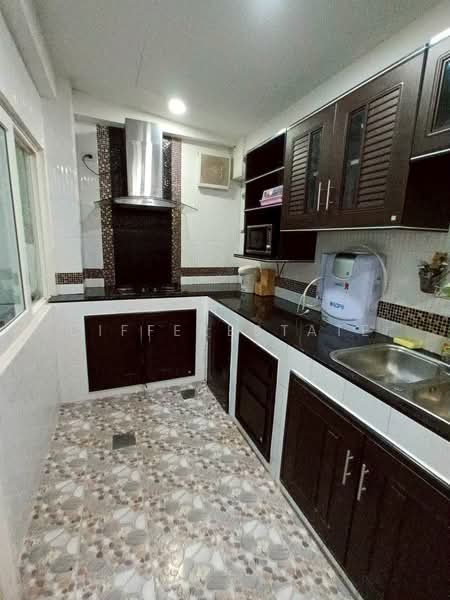 Golden Town Bangna-Kingkaew, Samut Prakan, Soi Kingkaew 31, Rachathewa, Bang Plee, Samut Prakan, 4 Bedrooms, 140 sqm, Townhouse For Rent, by DifferEstate, 500342318 - DDproperty.com