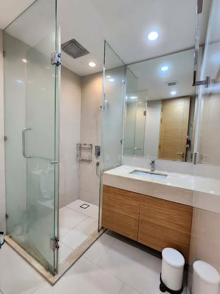 The Breeze Narathiwas, Bangkok, 198 Narathiwat Ratchanakarin Road, Chong Nonsi, Yan Nawa, Bangkok, 1 Bedroom, 45 sqm, Condo For Rent, by Tanapat Jitwatcharakomol, 500342335 - DDproperty.com