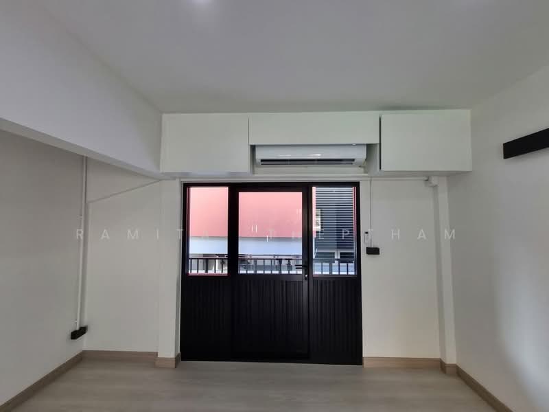 3-BR House, Bangkok, Suan Luang, Bangkok, 3 Bedrooms, 260 sqm, Single Detached House For Rent, by Ramita Theptham, 500342392 - DDproperty.com