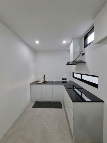3-BR House, Bangkok, Suan Luang, Bangkok, 3 Bedrooms, 260 sqm, Single Detached House For Rent, by Ramita Theptham, 500342392 - DDproperty.com