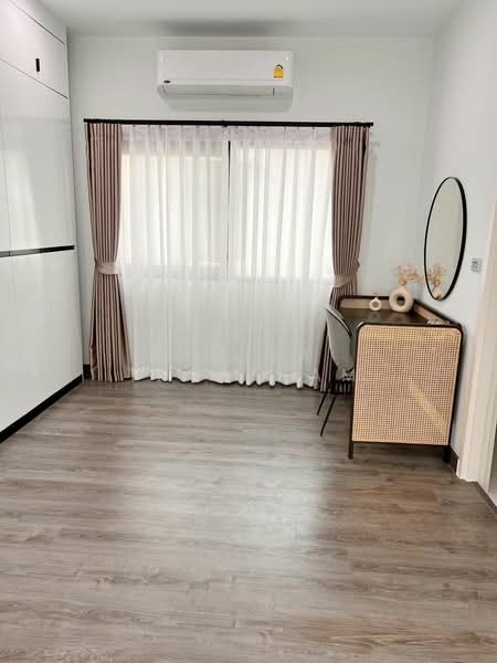 Baan Klang Muang Classe Sukhumvit 77, Bangkok, Soi On Nut 21, Suan Luang, Bangkok, 3 Bedrooms, 228 sqm, Single Detached House For Rent, by Ramita  Theptham, 500342411 - DDproperty.com