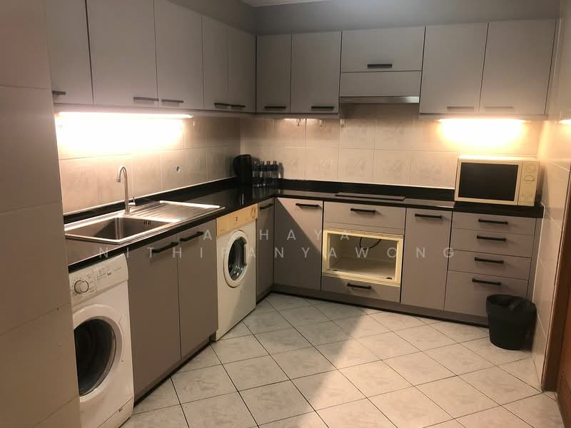 United Tower Thonglor, Bangkok, 333 Soi Thonglor 17, Khlong Tan Nua, Watthana, Bangkok, 2 Bedrooms, 172 sqm, Condo For Rent, by Achaya Nithipanyawong, 500342571 - DDproperty.com