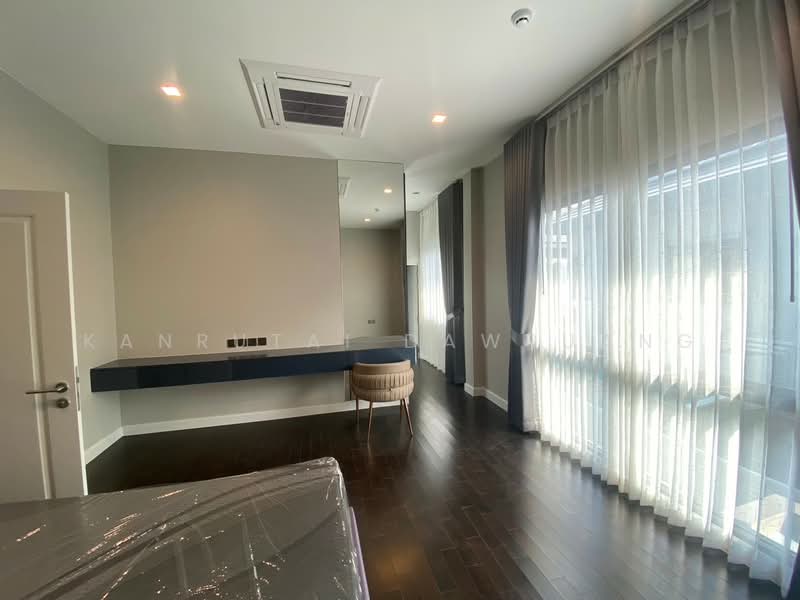 Grand Bangkok Boulevard Krungthepkritha, Bangkok, Srinakarin-Romklao Road, Khlong Sam Prawet, Lat Krabang, Bangkok, 4 Bedrooms, 447 sqm, Single Detached House For Rent, by Kanrutai Dawruang, 500342630 - DDproperty.com
