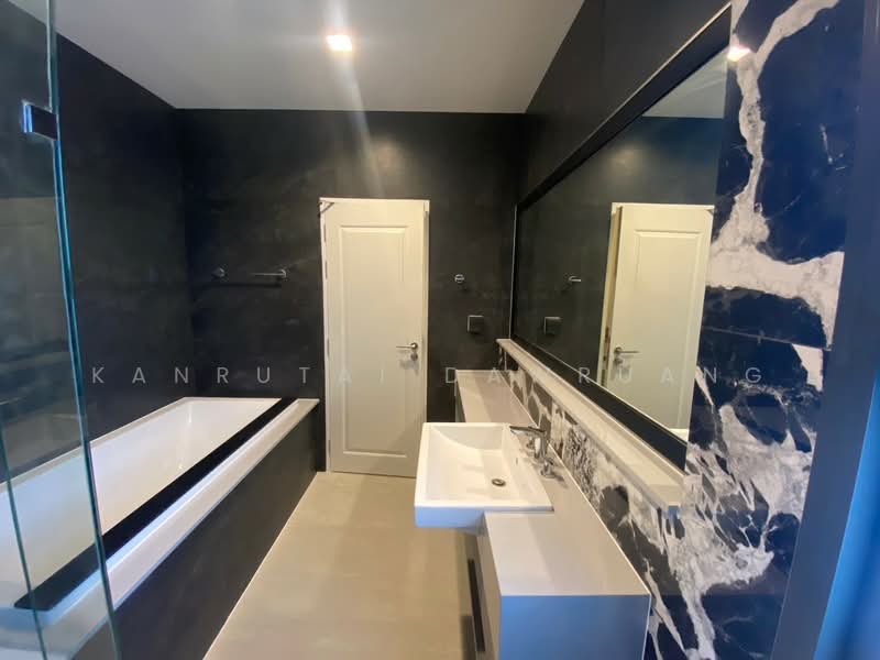Grand Bangkok Boulevard Krungthepkritha, Bangkok, Srinakarin-Romklao Road, Khlong Sam Prawet, Lat Krabang, Bangkok, 4 Bedrooms, 447 sqm, Single Detached House For Rent, by Kanrutai Dawruang, 500342630 - DDproperty.com