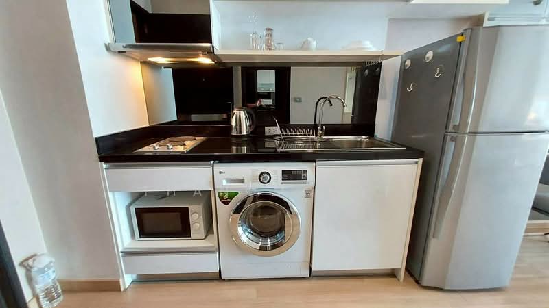 Sky Walk Residences, Bangkok, 1599 Sukhumvit Road, Phra Kanong Nua, Watthana, Bangkok, Studio, 37 sqm, Condo For Rent, by Banjarat Thanomchat, 500342692 - DDproperty.com