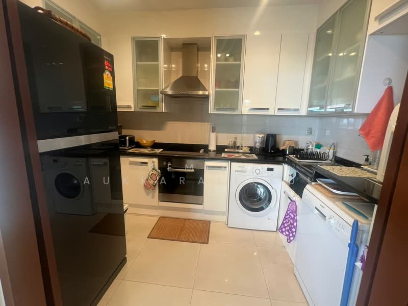 Sukhumvit City Resort, Bangkok, 51 Soi Sukhumvit 11, Khlongtoei Nua, Watthana, Bangkok, 3 Bedrooms, 201 sqm, Condo For Sale, by Pemika Aukkaraleekul, 500342874 - DDproperty.com
