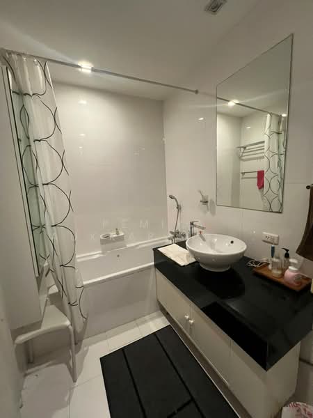 Sukhumvit City Resort, Bangkok, 51 Soi Sukhumvit 11, Khlongtoei Nua, Watthana, Bangkok, 3 Bedrooms, 201 sqm, Condo For Sale, by Pemika Aukkaraleekul, 500342874 - DDproperty.com