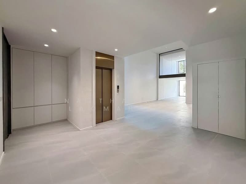 5-BR Townhouse, Bangkok, Phra Kanong Nua, Watthana, Bangkok, 5 Bedrooms, 547 sqm, Townhouse For Sale, by Natthapong Laomahong, 500342941 - DDproperty.com