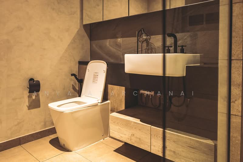 The Lofts Asoke, Bangkok, Sukhumvit 21 Road, Khlongtoei Nua, Watthana, Bangkok, 2 Bedrooms, 85 sqm, Condo For Sale, by Anya Atarchanai , 500342971 - DDproperty.com