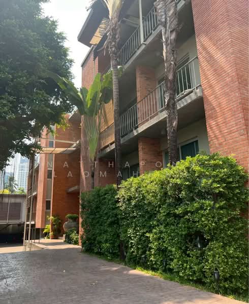Bless Residence Ekkamai, Bangkok, Sukhumvit 71, Khlong Tan Nua, Watthana, Bangkok, 2 Bedrooms, 210 sqm, Condo For Rent, by Natthapong Laomahong, 500342987 - DDproperty.com