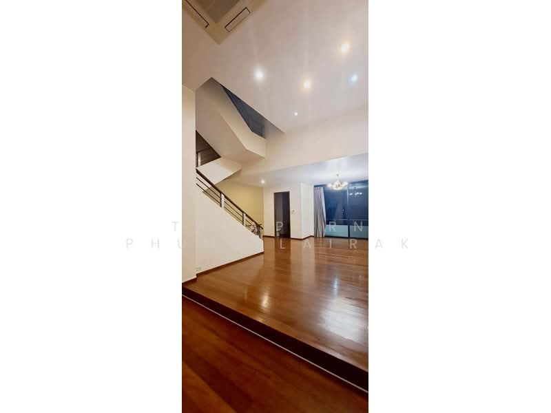 undefined, Bangkok, Phra Kanong Nua, Watthana, Bangkok, 4 Bedrooms, 450 sqm, Townhouse For Rent, by Tanaporn Phumvilairak, 500343019 - DDproperty.com