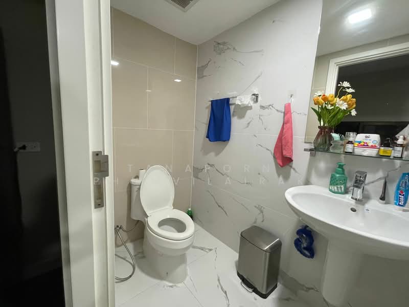 Patio Pattanakarn 38, Bangkok, Soi Phatthanakan 38 Phatthanakan Road, Suan Luang, Bangkok, 3 Bedrooms, 215 sqm, Townhouse For Sale, by Tanaporn Phumvilairak, 500343060 - DDproperty.com
