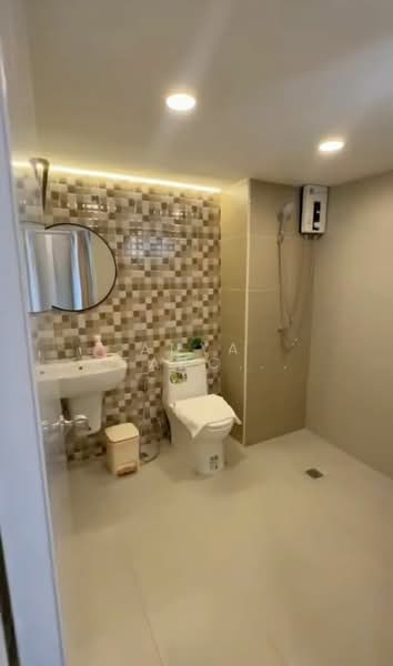 Ratchada City Condominium, Bangkok, 98 Pracha Rat Bamphen 7 Alley, Huai Khwang, Bangkok, 2 Bedrooms, 68 sqm, Condo For Rent, by Anya Atarchanai , 500343069 - DDproperty.com