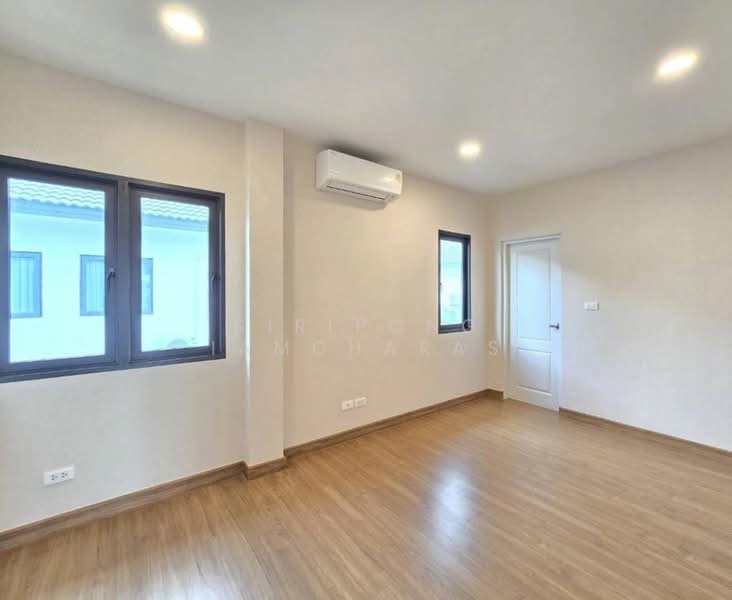เซนโทร ทวีวัฒนา, Bangkok, คลองทวีวัฒนา, Nong Kang Plu, Nong Khaem, Bangkok, 3 Bedrooms, 301 sqm, Single Detached House For Sale, by Siripong Iamcharas, 500343075 - DDproperty.com