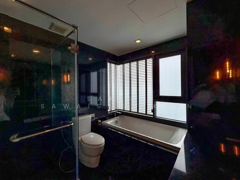 Rhythm Sukhumvit 36-38, Bangkok, 55 Soi Sukhumvit 36, Sukhumvit Road, Phra Kanong, Khlong Toei, Bangkok, 2 Bedrooms, 75 sqm, Condo For Rent, by Sanick Sawaisanyakorn, 500343113 - DDproperty.com