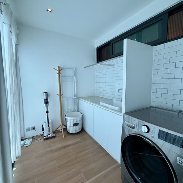 Prime Nine Ekamai, Bangkok, Soi Kamnoet Sap 2 Pradit Manutham Road, Bang Kapi, Huai Khwang, Bangkok, 3 Bedrooms, 315 sqm, Semi-Detached House (Twin House) For Sale, by อลงกต คำนวรพร, 500343227 - DDproperty.com