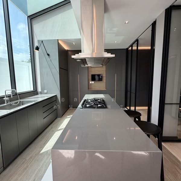 Prime Nine Ekamai, Bangkok, Soi Kamnoet Sap 2 Pradit Manutham Road, Bang Kapi, Huai Khwang, Bangkok, 3 Bedrooms, 315 sqm, Semi-Detached House (Twin House) For Sale, by อลงกต คำนวรพร, 500343227 - DDproperty.com