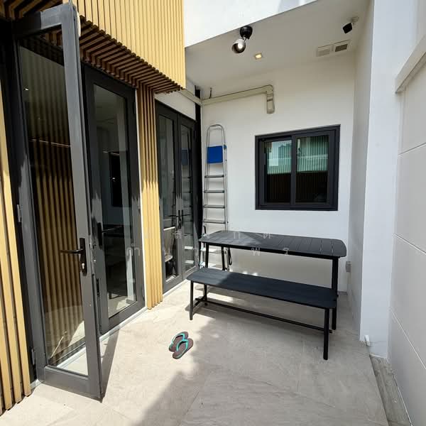 Prime Nine Ekamai, Bangkok, Soi Kamnoet Sap 2 Pradit Manutham Road, Bang Kapi, Huai Khwang, Bangkok, 3 Bedrooms, 315 sqm, Semi-Detached House (Twin House) For Sale, by อลงกต คำนวรพร, 500343227 - DDproperty.com
