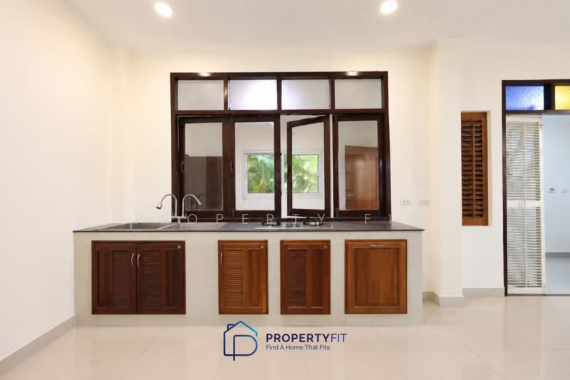 Single house, 2 storey, 5 bedrooms, in Ladprao 115, Bangkok, ลาดพร้าว 115, Khlong Chan, Bang Kapi, Bangkok, 5 Bedrooms, 184 sqm, Single Detached House For Rent, by Property Fit, 500343259 - DDproperty.com