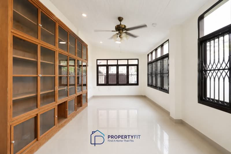 Single house, 2 storey, 5 bedrooms, in Ladprao 115, Bangkok, ลาดพร้าว 115, Khlong Chan, Bang Kapi, Bangkok, 5 Bedrooms, 184 sqm, Single Detached House For Rent, by Property Fit, 500343259 - DDproperty.com
