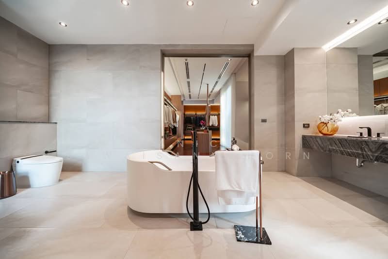 Nirvana Collection Krungthep Kreetha, Bangkok, Soi Srinakarin - Romklao, Saphan Sung, Bangkok, 6 Bedrooms, 1,000 sqm, Single Detached House For Sale, by Sanick Sawaisanyakorn, 500343307 - DDproperty.com