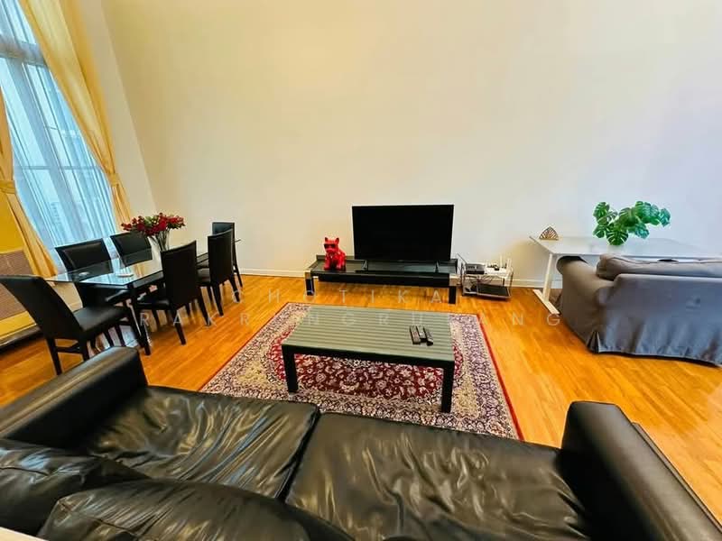 Baan Klang Krung Thonglor, Bangkok, 55 Soi Sukhumvit 55, Khlong Tan Nua, Watthana, Bangkok, 5 Bedrooms, 400 sqm, Townhouse For Rent, by Chotika Rakrungrueang, 500343318 - DDproperty.com