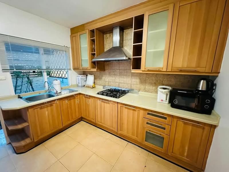 Baan Klang Krung Thonglor : บ้านกลางกรุงทองหล่อ, กรุงเทพ, 55 ซอยสุขุมวิท 55, คลองตันเหนือ, วัฒนา, กรุงเทพ, 400 ตร.ม., ทาวน์เฮ้าส์ ให้เช่า, โดย Chotika  Rakrungrueang, 500343318 - DDproperty.com