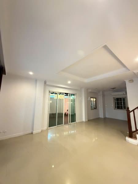 Urban Sathorn, Bangkok, Ratchaphruek Road, Bang Chak, Phasi Charoen, Bangkok, 3 Bedrooms, 300 sqm, Townhouse For Rent, by Chotika Rakrungrueang, 500343332 - DDproperty.com