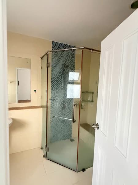 Urban Sathorn, Bangkok, Ratchaphruek Road, Bang Chak, Phasi Charoen, Bangkok, 3 Bedrooms, 300 sqm, Townhouse For Rent, by Chotika Rakrungrueang, 500343332 - DDproperty.com
